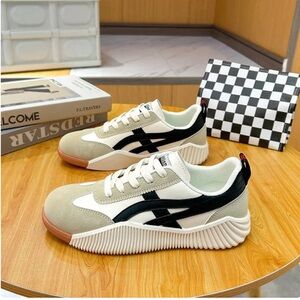 de Florence Shoes NWT in BOX size 9